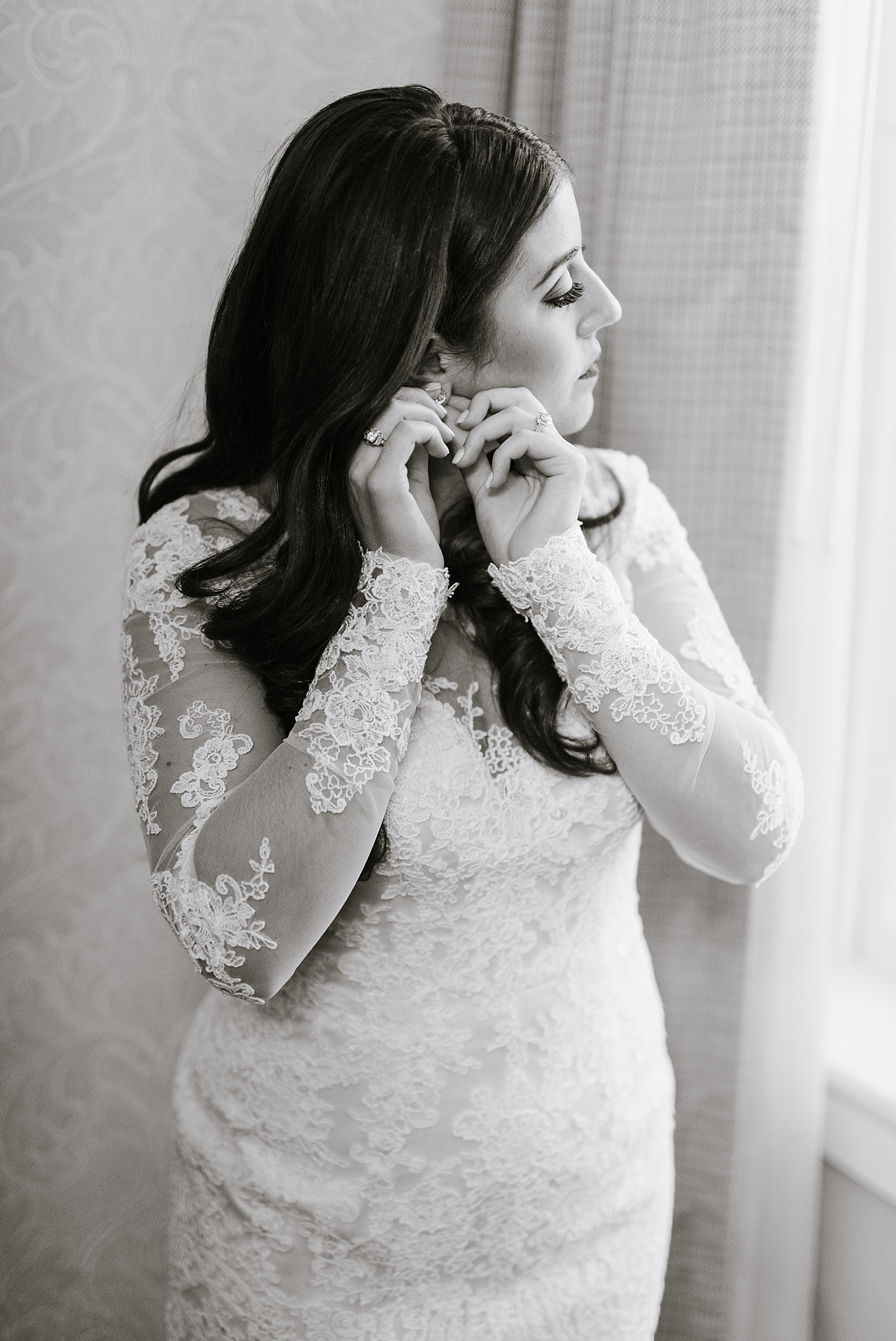 Snowy Winter Wedding at the Hawthorne Hotel in Salem, MA photographed by Boston Wedding Photographer Annmarie Swift