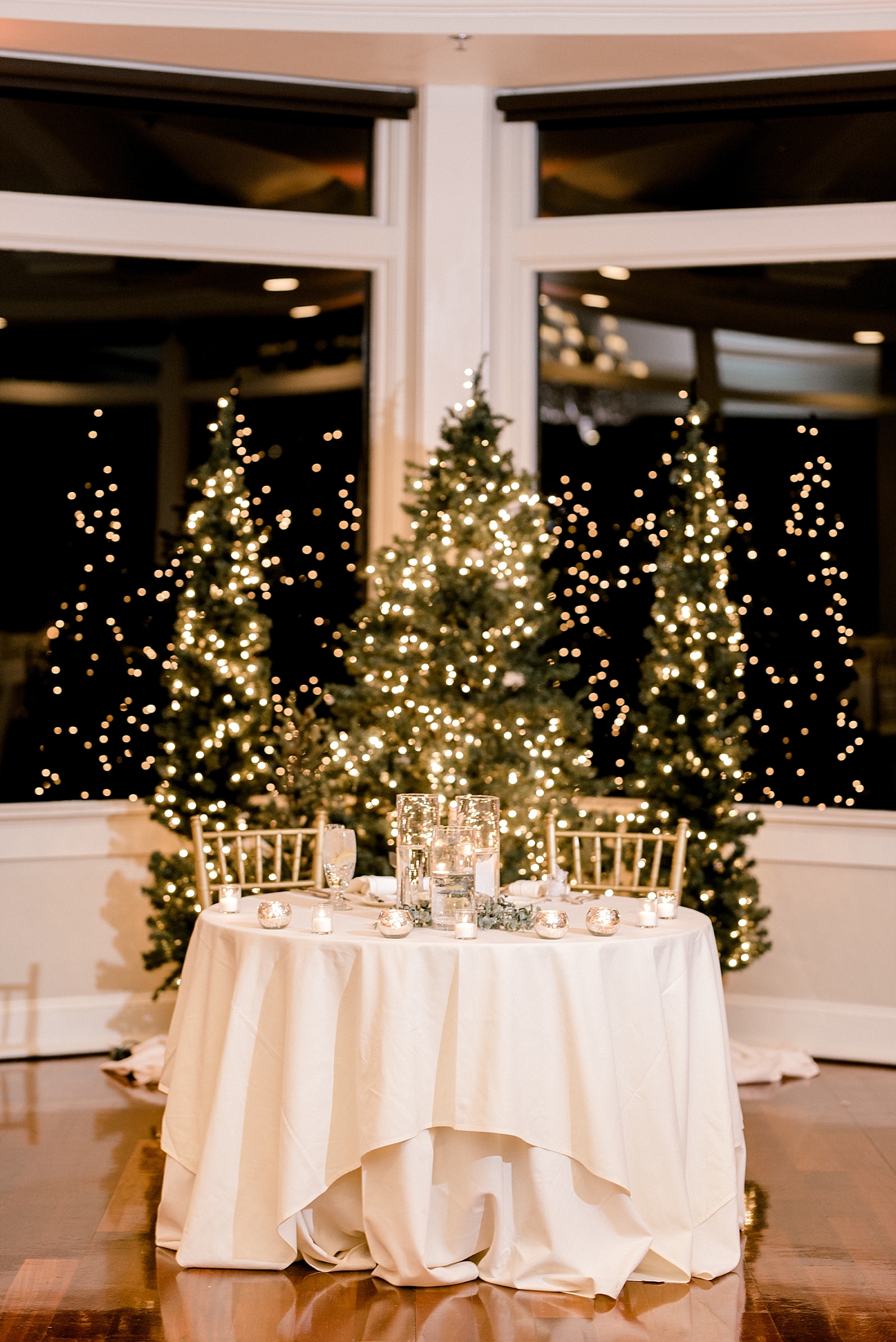 Classic Winter Wedding at Oceancliff Hotel & Resort in Newport, RI by Boston Wedding Photographer Annmarie Swift