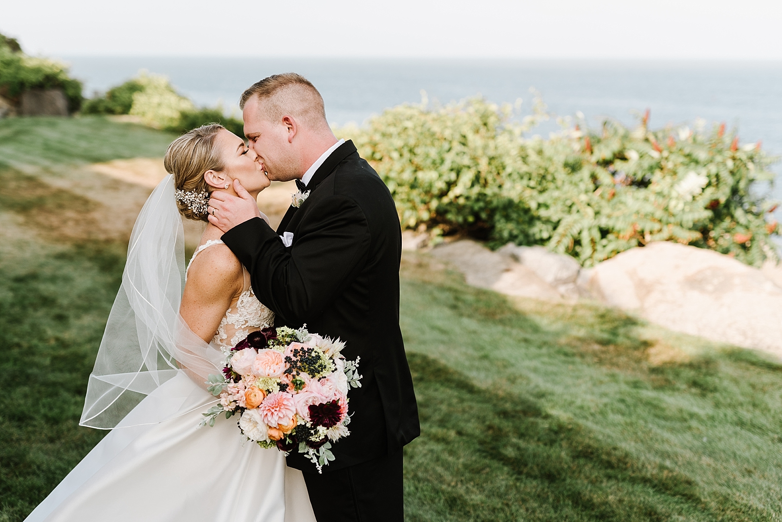 Sunny Summer Wedding at Viewpoint Hotel in York, Maine by Boston Wedding Photographer Annmarie Swift