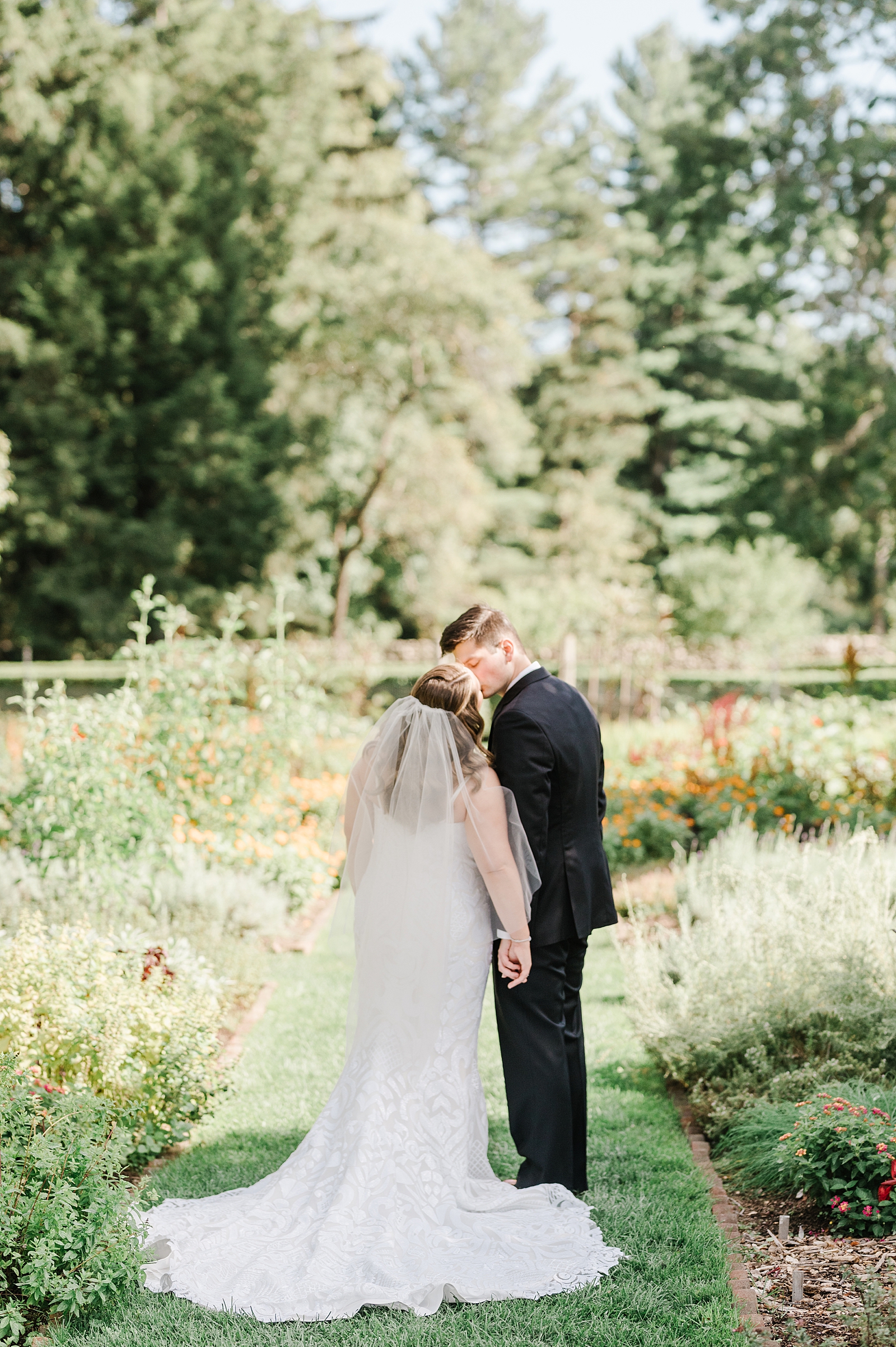 Summer Micro Wedding at Stevens-Coolidge Place in North Andover & the Lanam Club in Andover by Boston Wedding Photographer Annmarie Swift
